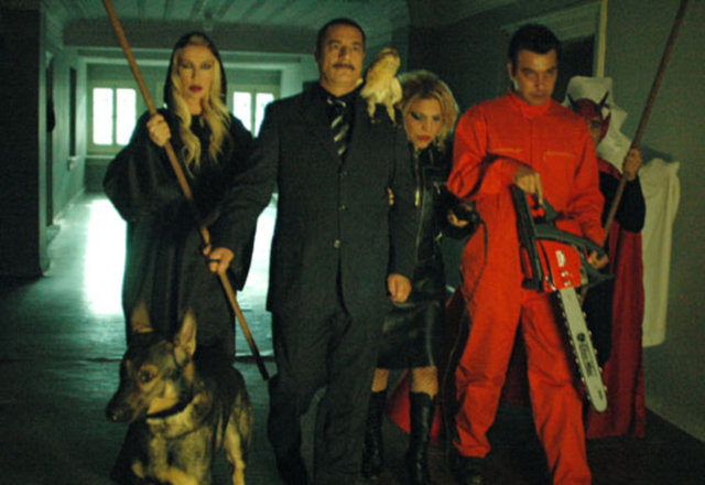 "Geliri ise toplam 80 milyon 85 bin TL'yi bulurken bu rakamın 63 milyon 350 bin TL'si kâr olacak. Bu filmlerin televizyon haklarını 65 yıl boyunca her birini 200 bin TL'den televizyon kanallarına vereceğim."