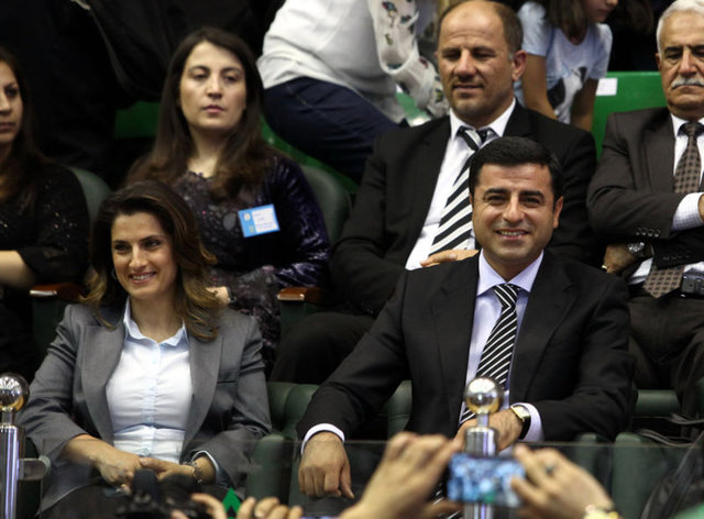 Başak Demirtaş, eşinin aktif siyaset hayatında ön plana çıkmamayı tercih ediyor.