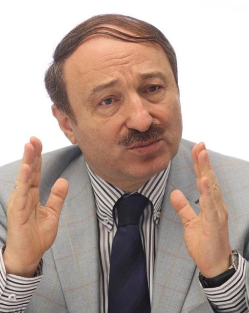 32. Faruk Nafiz Özak