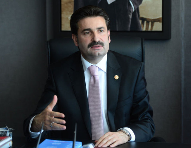 34. Ayhan Sefer Üstün