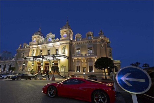 Monako - Heyecanın doruklarına çıkacağınız Monte Carlo kumarhaneleri.