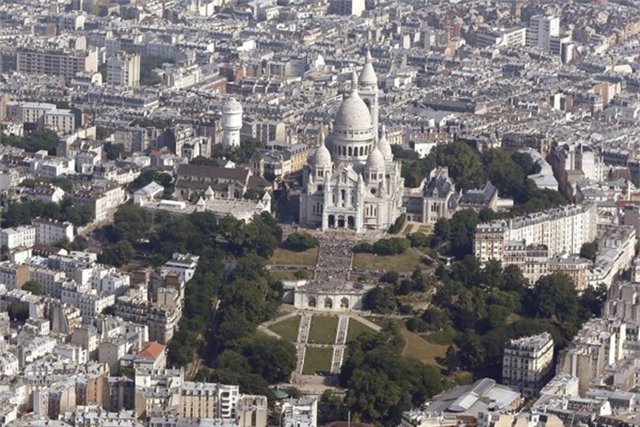 Paris, Fransa - Paris'e bir de tepeden bakın, Eifel Kulesi'nin en tepesinden.
