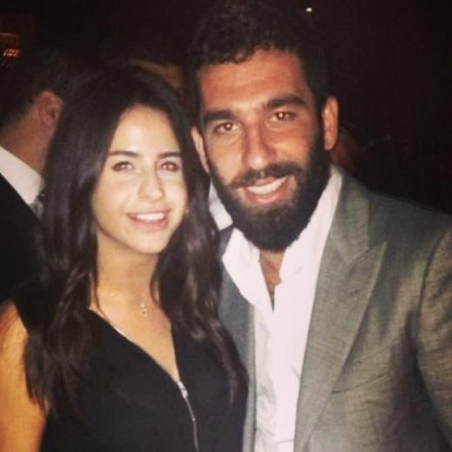 Tüm akşam boyunca doyasıya eğlenen grup, sosyal medyada bol bol fotoğraf paylaşmayı da ihmal etmedi.