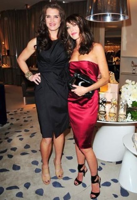 Brooke Shields'ın boyu 1.83 cm.