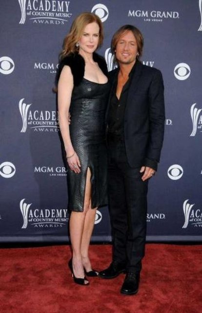 Kocası Keith Urban onun yanında kısa kalıyor.