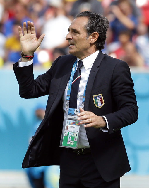 Başarısızlığın ardından istifa eden Prandelli'nin 7 Temmuz Pazartesi günü yardımcıları ile beraber İstanbul'a gelmesi bekleniyor. -