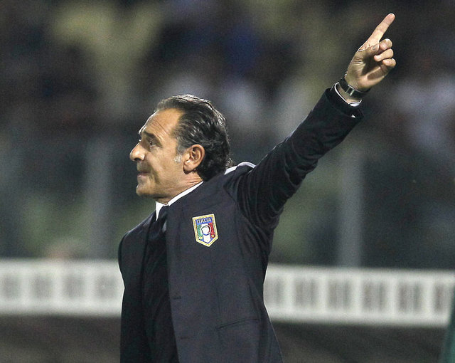 Futbol hayalini eşi Manuela Caffi'nin hastalığı döneminde tereddüt etmeden bir kenara atan Prandelli şimdi Galatasaray'ın başında...