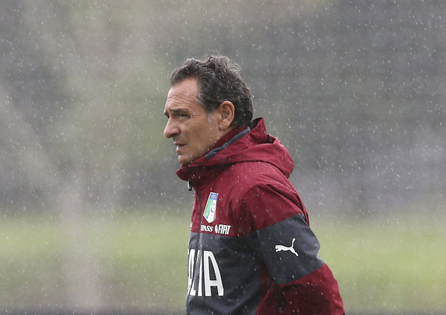 Prandelli yönetimindeki İtalya Milli Takımı 2014 Dünya Kupası'nda hayal kırıklığı yaratarak gruplardan çıkamadı ve erken veda etti. -