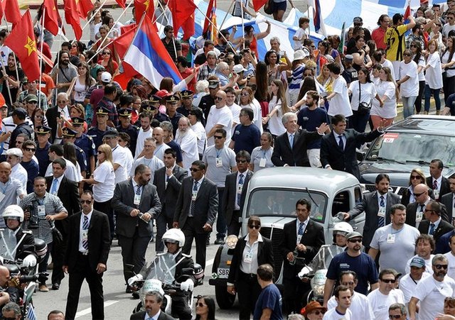 Yeni devlet başkanı, Mujisa'nın en tartışmalı kararlarından biri olan olan, devlet kontrolünde marihuana pazarının oluşturulacağı sözünü verdi. -
