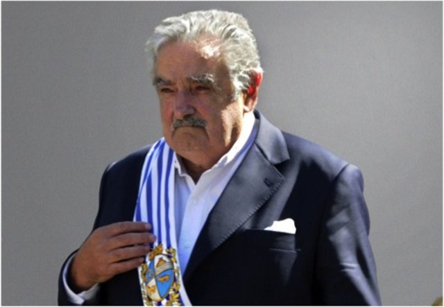 Sözlerini "Bu bir özgürlük meselesi. Çok fazla mülke sahip değilseniz kendinizi hayatınız boyunca köle gibi çalışmak zorunda hissetmezsiniz ve böylece kendiniz için çok daha fazla zamanınız olur.