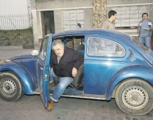 Uruguay Devlet eski Başkanı Jose Alberto Mujica'nın tek mal varlığı ise 1987 model "kaplumbağa'' olarak bilinen Volkswagen aracıydı.