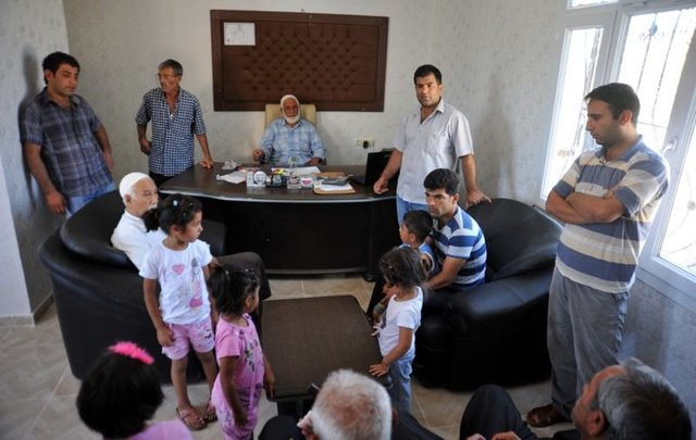 IŞİD tarafından alıkonulan tır şoförlerinin serbest bırakılması, Şanlıurfa'nın Birecik ilçesinde yaşayan yakınlarında sevince neden oldu.