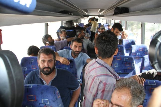 Davutoğlu, "23 gündür gece gündüz takiplerimiz ve yaptığımız çalışmalar sonucu 32 şoförümüz, Başkonsolosumuz tarafından teslim alındı. Erbil'e doğru yola çıktılar."