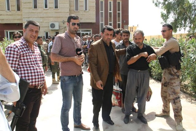 Dışişleri Bakanı Ahmet Davutoğlu, Musul'da IŞİD tarafından 10 Haziran'da kaçırılarak rehin alınan 32 Türk tır şoförünün serbest bırakılması ile ilgili açıklama yaptı.