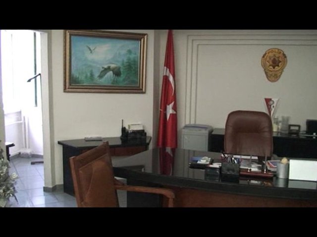 Başmüfettişler, çantanın üst tarafı yerine alt tarafının tozlu olmasını şüpheli buldu.