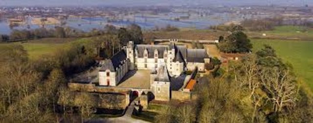 Şirket ismi: Chaten de Goulaine - Şehir,ülke: Nantes, Fransa  - Faaliyet Alanı: Alkollü içecek - Kuruluş yılı:1000