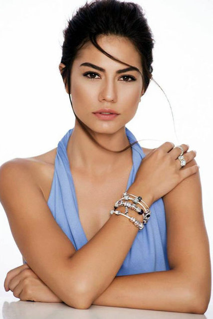 Ünlü oyuncu Demet Özdemir geçtiğimiz hafta doğum gününü kutladı.