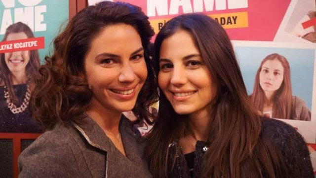 Kardeşinin kendisi gibi oyuncu olmayı seçmesinin mutluluk verdiğini söyleyen Zeynep Beşerler, "Heyecanı ve performansı çok güzel. Ona destek veriyorum" dedi.