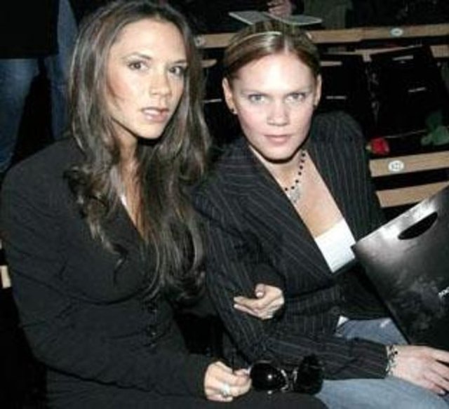 Victoria Beckham ve kardeşi Louise Adams.