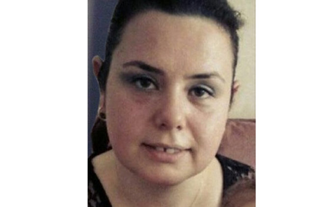 Ebru Gündeş'in kardeşi Aslıhan'la hiç görüşmediği öğrenilirken, Aslıhan Gündeş'in 2 yıl önce Ebru Gündeş'in konserine gittiği  attığı şu Tweet' le ortaya çıktı.