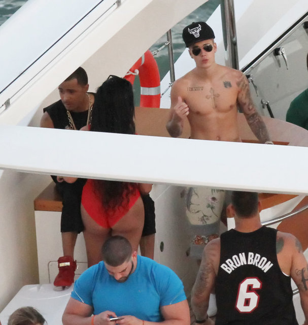 Bu da Bieber'ın daha önceden yaptığı çapkınlıklardan biri mi sorusunu gündeme getirdi.