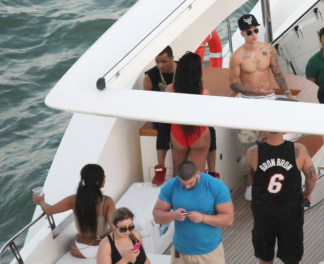 Selena Gomez'in bu yat kaçamağına ne diyeceği ise merak konusu.