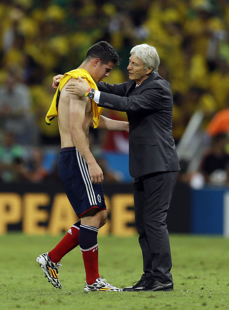 Daha sonra Kolombiya teknik direktörünün de teselli ettiği genç yıldız gözyaşları içerisinde sahayı terk etti.