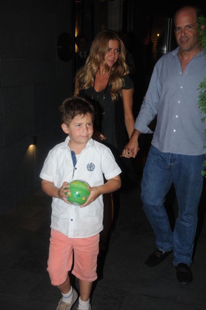 Oğullarının birbirleriyle çok iyi anlaştığını söyleyen Sert, yakında Kenan İmirzalıoğlu'yla bir filmde oynayacağını açıkladı.