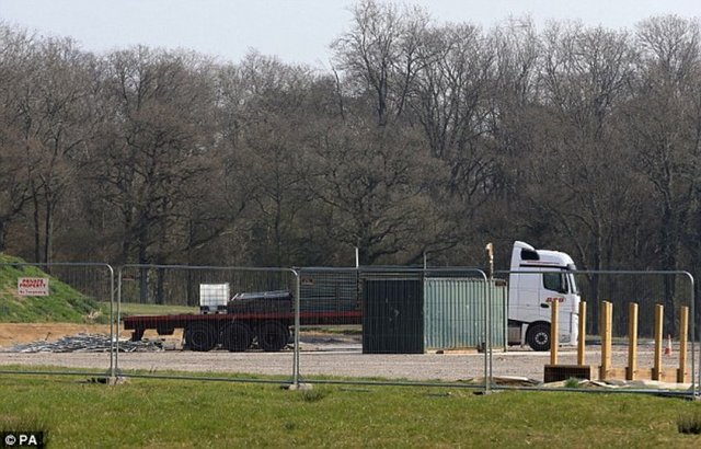 UK Oil and Gas Investments'ın (UKOG), Gatwick Havalimanı yakınlarında bulduğu petrolü duyurunca, şirketin hisseleri yüzde 205 değer kazandı.