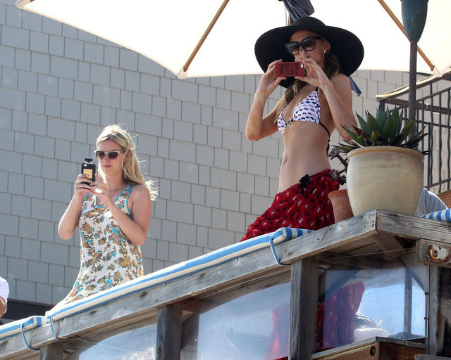 Как выглядел дом пэрис хилтон в малибу Paris Hilton At the beach in Malibu -12 GotCeleb