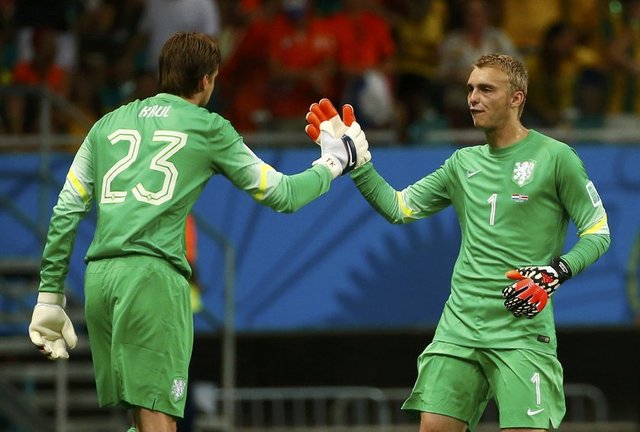 '7 HAFTADIR PENALTI ÇALIŞIYORUM'  - Dünyanın konuştuğu adam haline gelen Krul, tarihi maçtan sonra yaptığı açıklamada, "7 - haftadır buna hazırlanıyorum. Kosta Rika'nın penaltılara kalan Yunanistan maçını izledim ve ona göre çalıştım" dedi