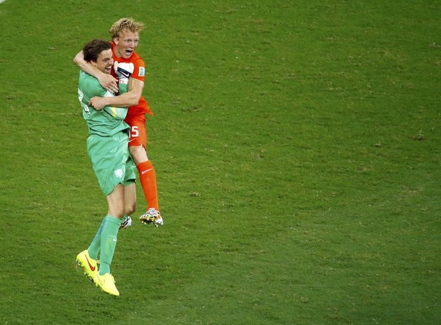 ■ Cillessen 120 dakikada 1 kurtarış yaptı, Krul 2 dakikada 2 kurtarış!