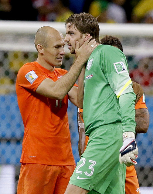 TELEGRAAF: Van Gaal'in altın müdahalesiyle, korku filminden yarı finale.