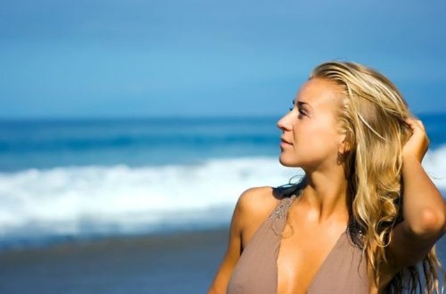 Kadınların en önemli güzellik unsurlarında biri saçlarıdır. Bu nedenle en çok saç bakımına özen gösterirler.