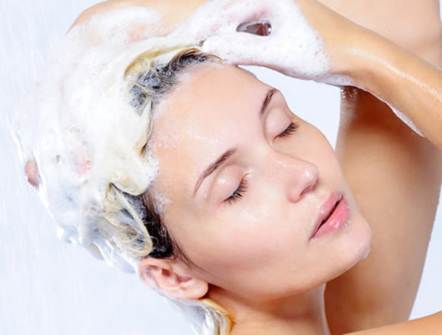 Amonyum loril sülfat ve sodyum loril sülfat içeren şampuanlardan uzak durun.