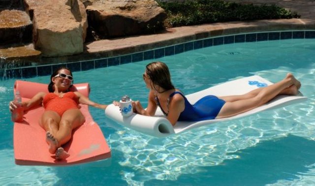 Klor açık renkli saçları yeşil, gri renkleri sarı, kızıl tonlarını cansız ve kahverengileri solgun gösterebilir.