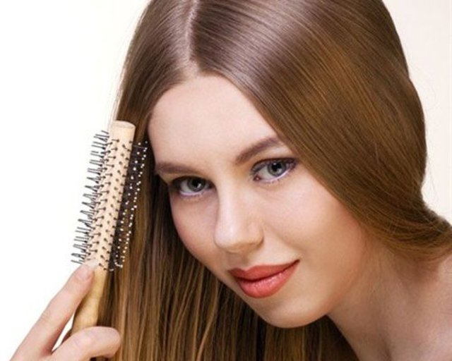 Diplerinizin çıkmasına engel olamasanız da saç boyanızın münkün olduğunca uzun süre parlak, canlı ve güzel kalmasını sağlayabilirsiniz.