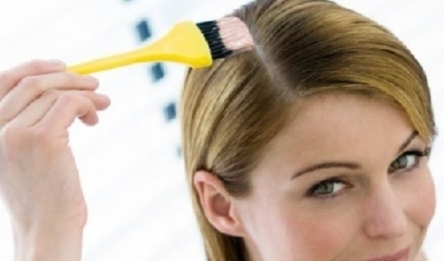 Saçların hızlı uzaması için uygulayabileceğiniz doğal saç maskesi tarifleri de var.