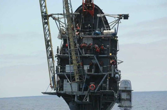 711 ton ağırlığındaki gemi 11 bilimadamına ve 5 kişilik mürettabata ev sahipliği yapıyor. Bilim adamları açık denizde haftalarca bilimsel araştırma yapıyorlar.