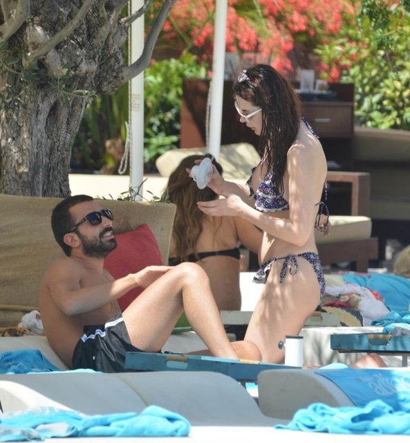 Eski manken yeni şarkıcı Aysu Baceoğlu, Bodrum'da tatile devam ediyor.