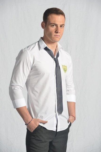 Oyunculuk kariyerine Amerika'da - başlayan, 'Güneşi Beklerken' - dizisiyle Türkiye'de üne kavuşan - Kerem Bursin, tam bir hayırsever - çıktı.