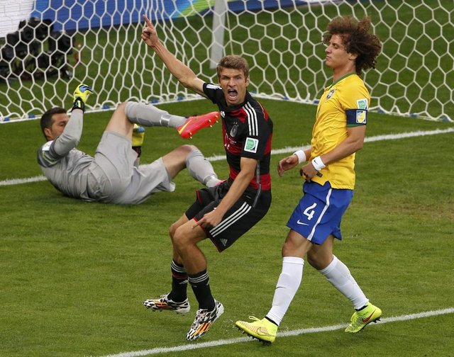 - Son Dakika - #Brezilya'da 2. yarı için 20 yaş üzeri tüm erkeklere seferberlik emri çıkarıldı...