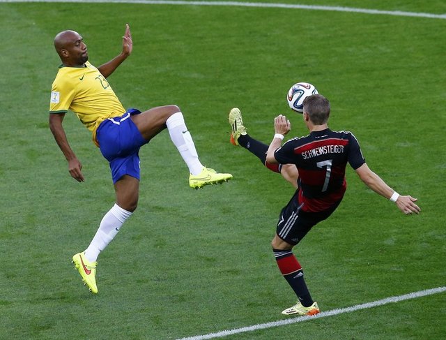 - Almanya Brezilya'ya: Siz gidin kumda oynayın -