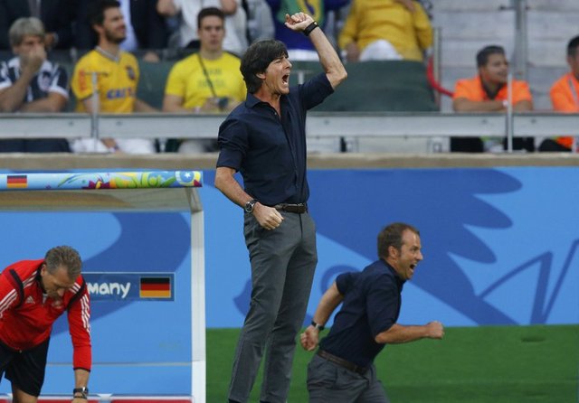 - Almanya = Misafirliğe gelip bilgisayarın başına çöken çocuk