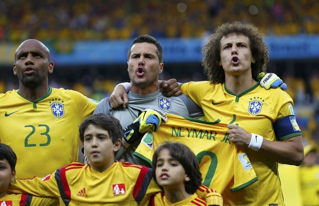 - Brezilya defans ile oynayacak bir takım değil. Bir yandan iyi oldu bu Brezilya için böyle oynarsan hele ki evinde Almanya affetmez.