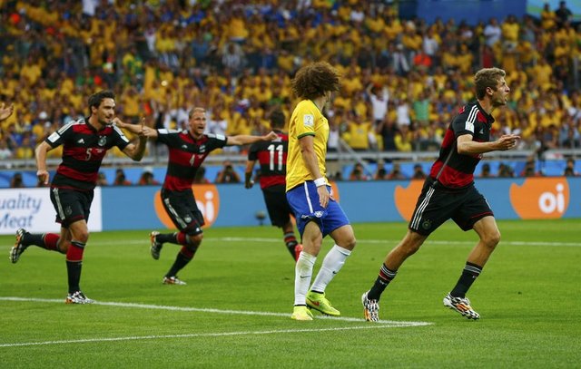 -  - - Televizyona bir şey fırlatsam o da gidip Brezilya kalesine girecek