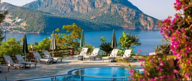 The Kalkan Regency -  - Times'ın yazısına göre otelin en önemli özelliği çok büyük bir havuzu olması ve oda servisinin mükemmel bir şekilde çalışması.