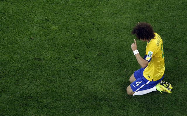 O Estado de Sao Paulo gazetesi de "Mineirao'a utanç" başlığı altında "Brezilya, tarihinin en büyük mağlubiyeti ile Almanya'ya 7-1 yeniliyor" ifadelerini kullandı. -