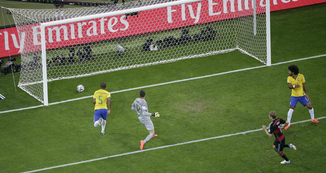 Takımının 2 golüne imza atan Andre Schürrle, "Hadi Almanya! Son bir adım! Rio biz geliyoruz" ifadelerini kullanırken, Per Mertesacker ise, "Ben gerçekten şimdi eğleniyorum. Haydi şimdi finale gidelim" dedi.