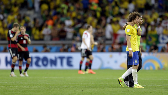 Daily Mail, "1-7" manşetli haberinde Alman futbolcuların sonuçta insan olduklarına işaret etti. -